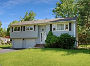 996 Chambers Ct, Bridgewater, NJ 08807