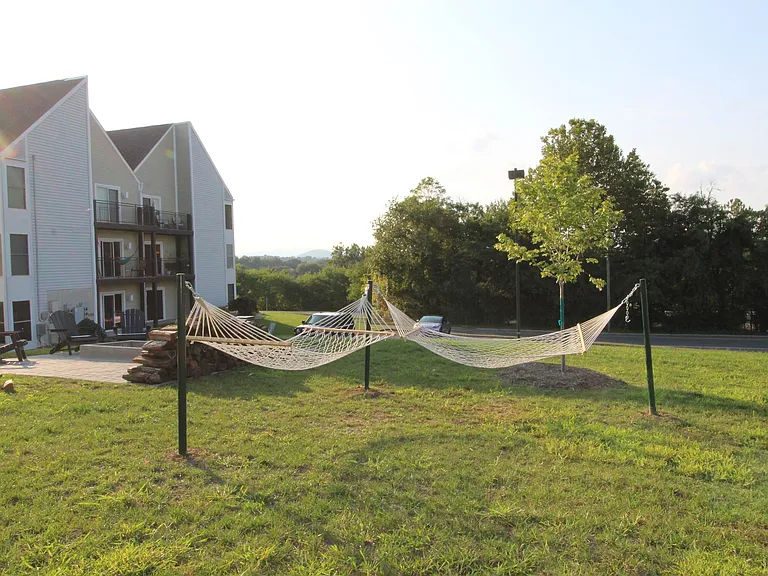 1360 Hunters Rd #D — Photo 14