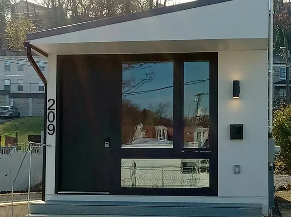 209 Stanton Ave, Pittsburgh, PA 15209