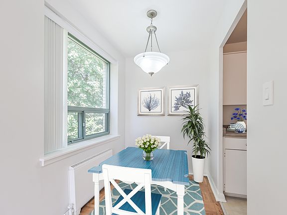 5th image of 80 Heath St W #1404537