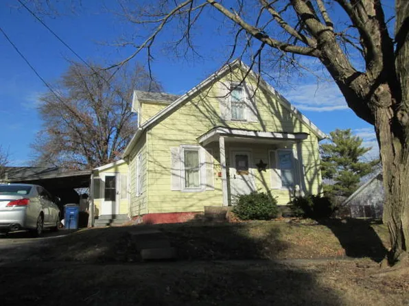 1014 E 2nd Ave, Monmouth, IL 61462