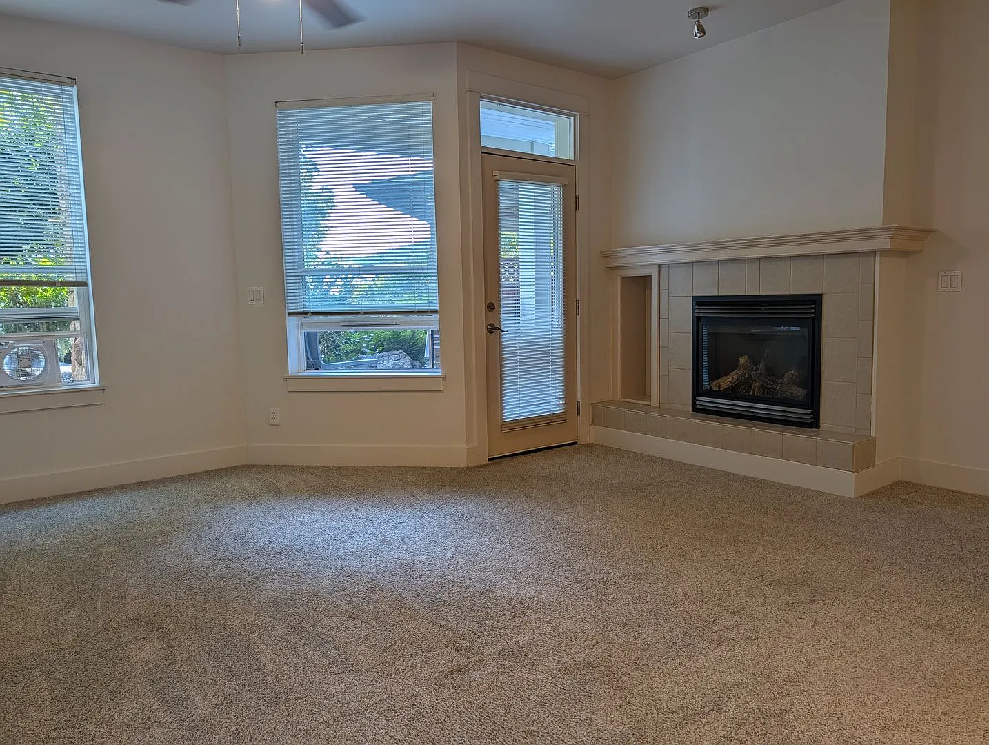 1416 Lindsay Loop, #104 — Photo 3