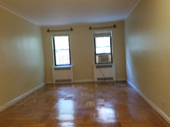 3rd image of 3015 Riverdale Ave APT 4L