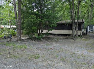 105 Owego Ln, Shohola, PA 18458