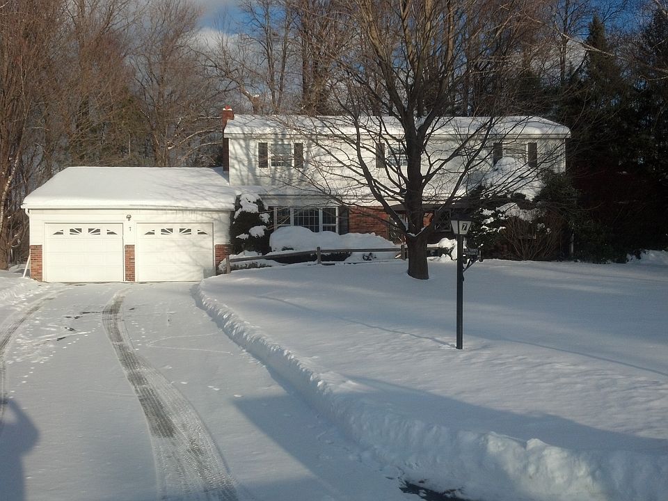 1st image of 7 Castillion Ct