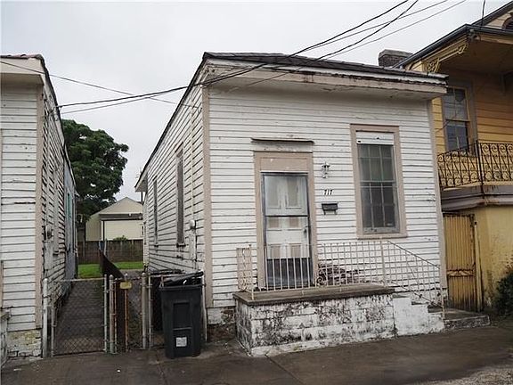 2nd image of 717/719/723 Harmony St