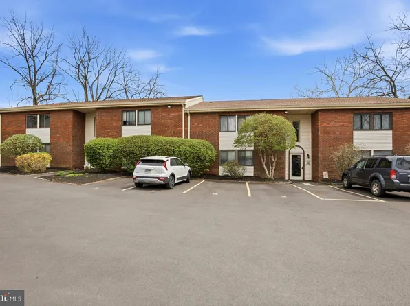 5 Hatters Ct #5, Hatboro, PA 19040