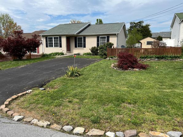 15 Empress Cir