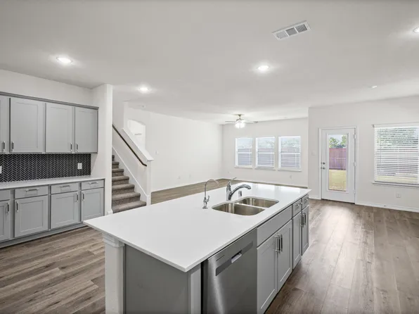 6036 Tudor Pl, Aubrey, TX 76227