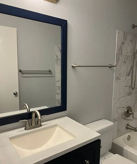 155 N Bitterbush St #B — Photo 9
