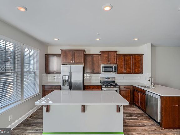 4th image of 15213 Richard Bowie Ln