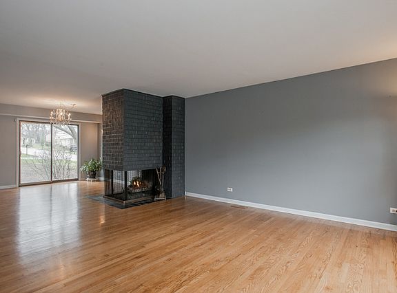 4th image of 19W023 Avenue Normandy E