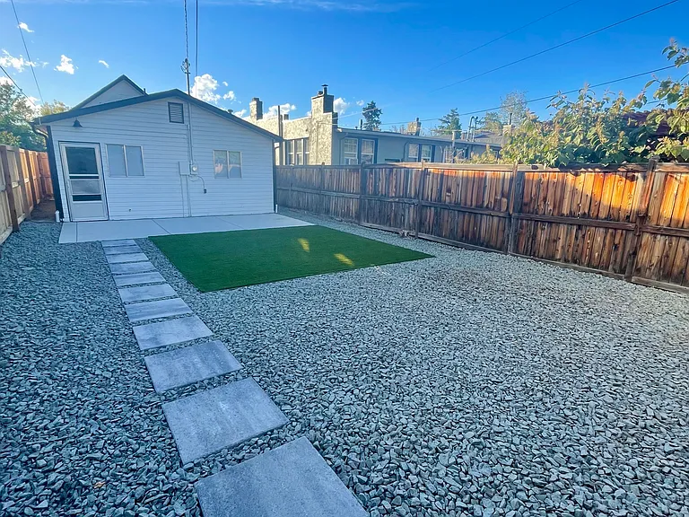 3926 Perry St — Photo 22