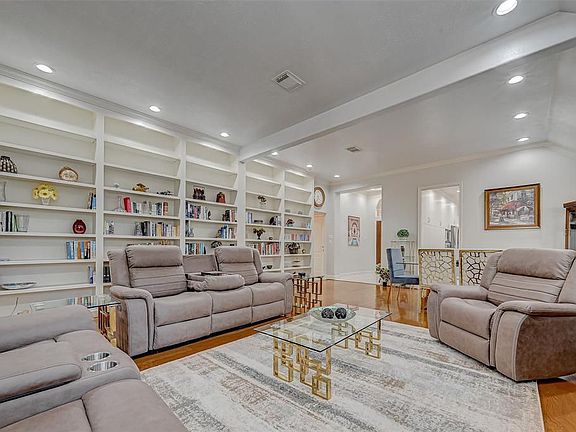 3rd image of 3507 Shadowfern Dr