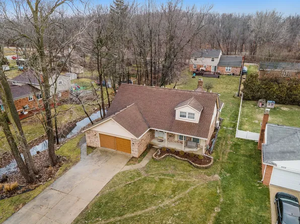 8842 Sunnybrook Ln, Grosse Ile, MI 48138