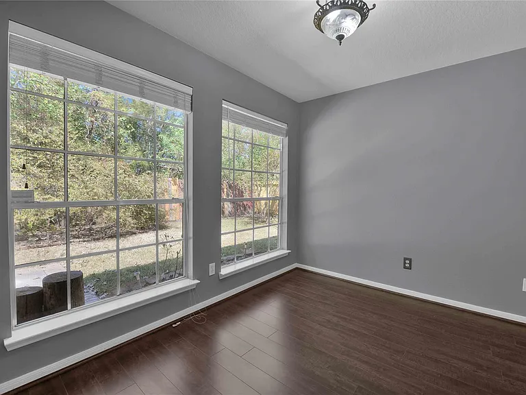 27186 Kings Manor Dr S — Photo 22