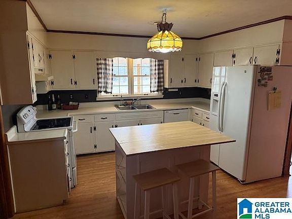 4th image of 121 High Pine Rd