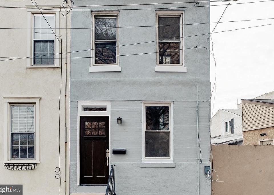 1st image of 1034 E Eyre St