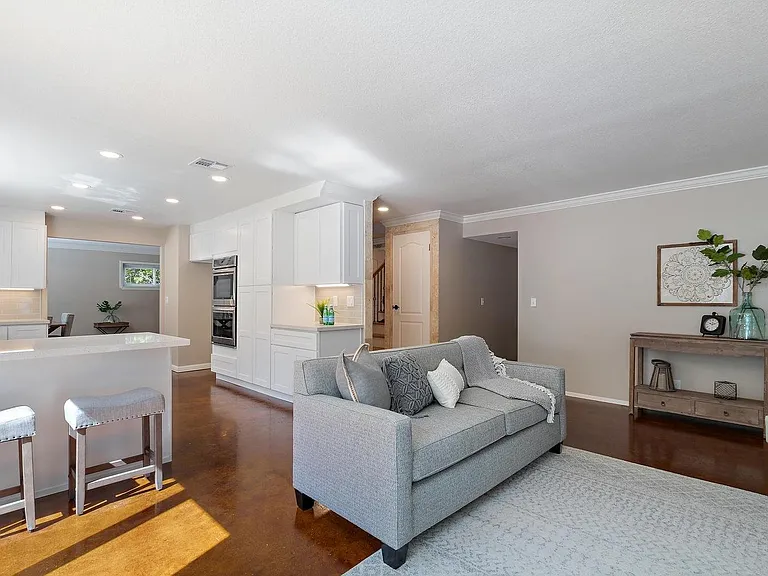 850 Rose Dr — Photo 12