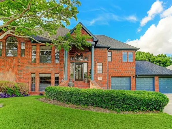 1706 Country Squire Dr, Richmond, TX 77406