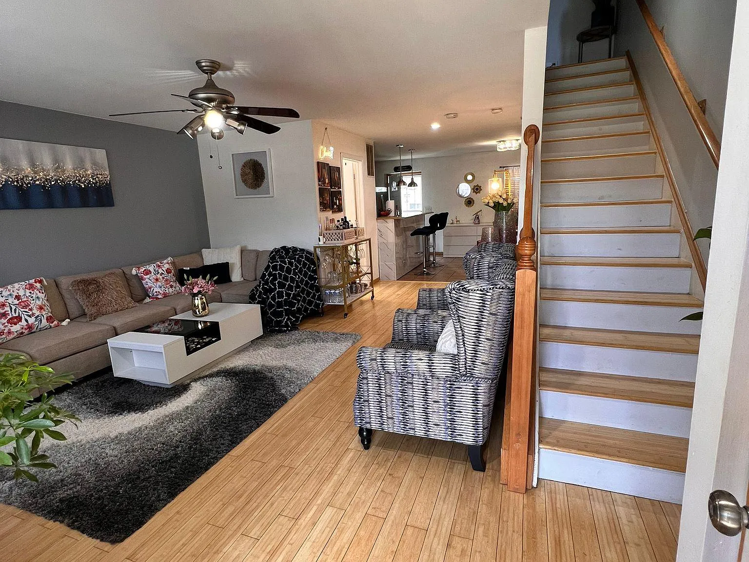 3 bed, 2.5 bath, 1360 sqft, $2,950 — Photo 3