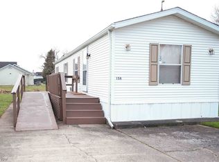 156 Oakwood Dr, Beloit, OH 44609