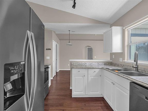 5th image of 525 CARLSBAD DRIVE