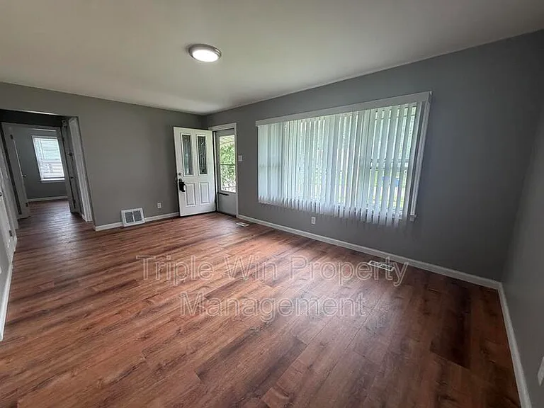 3349 Marmary Ln — Photo 9