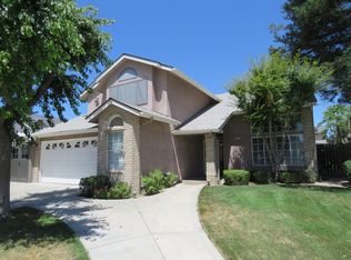 558 Almond Ct, Kerman, CA 93630