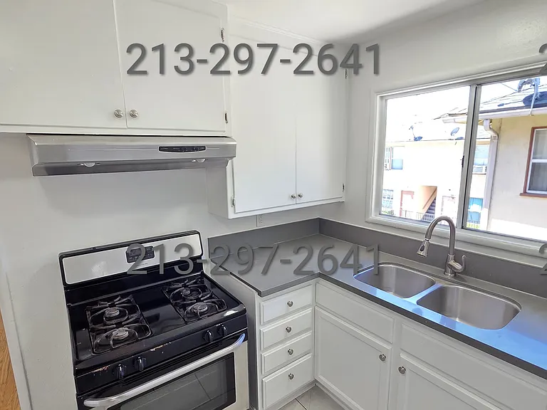14355 Burbank Blvd #18 — Photo 6