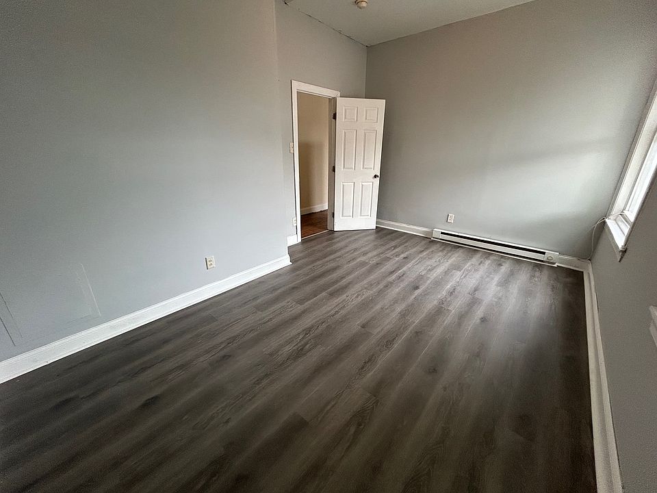 2nd image of 5900 Pine St #1