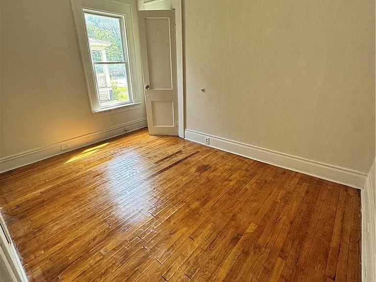 2401 Midland Ave #1 — Photo 12