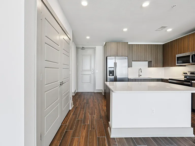 LVL29 Kitchen with Island