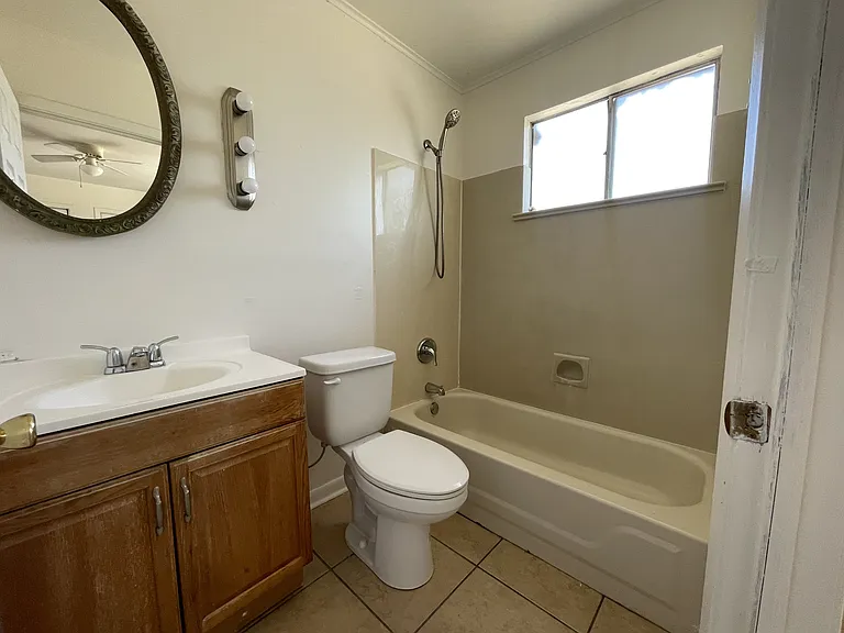 2429 Octavia Dr — Photo 10