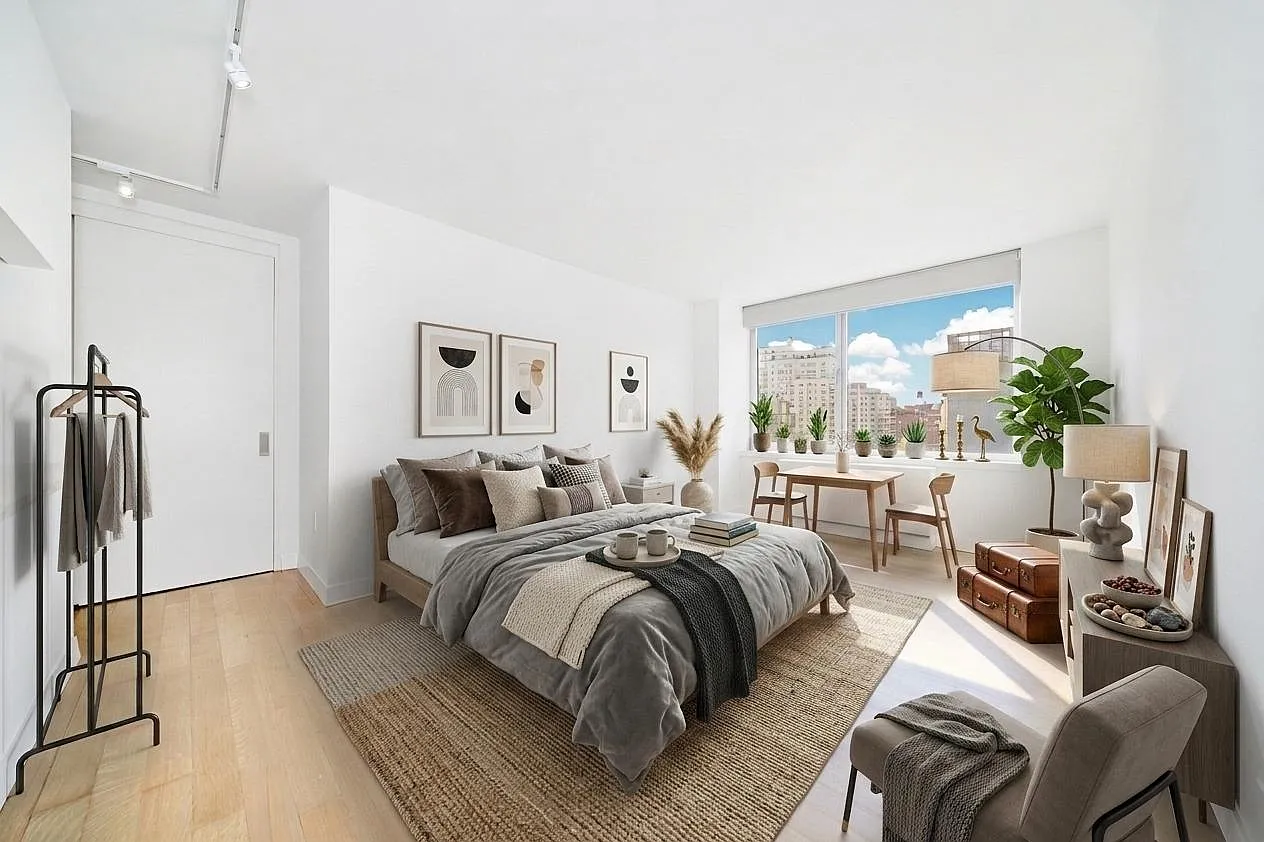200 East 11th Street — Photo 1