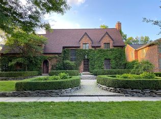887 Wimbleton Dr, Birmingham, MI