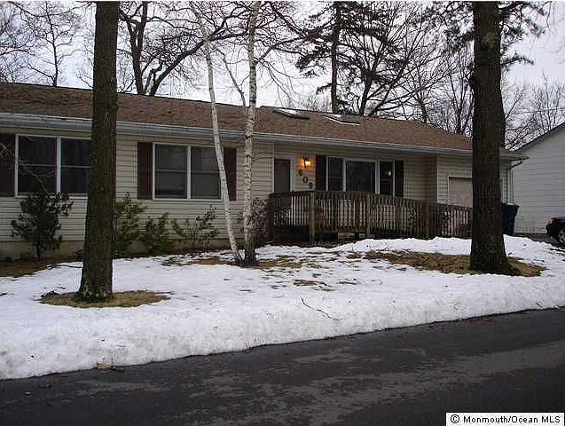 2nd image of 609 Halliard Ave