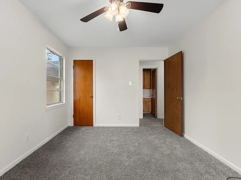 1302 Redondo Dr — Photo 14