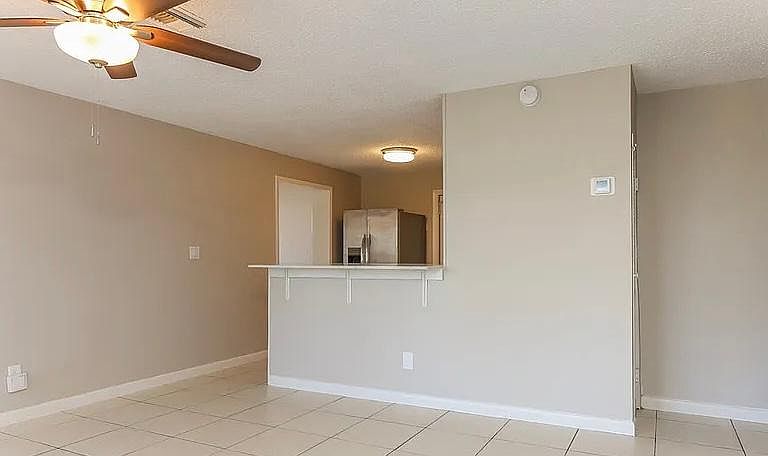 1st image of 3139 NE 10th Ter