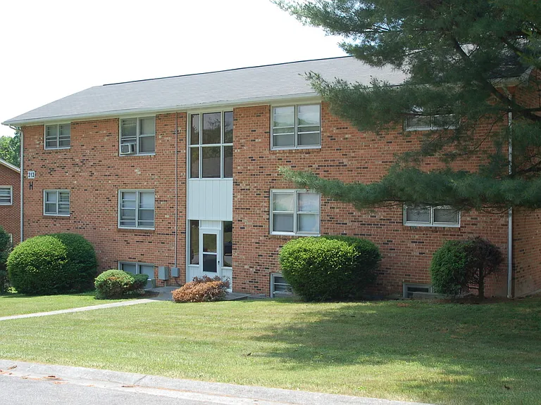 Apartment Heights — Photo 6