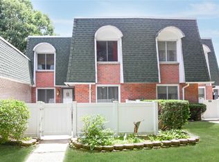 761 Blue Ridge Dr, Medford, NY 11763