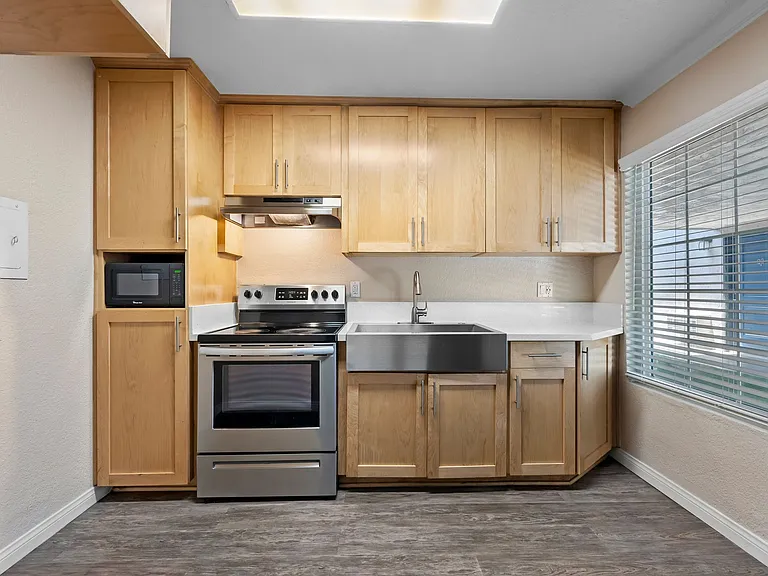 2701 W McFadden Ave — Photo 18