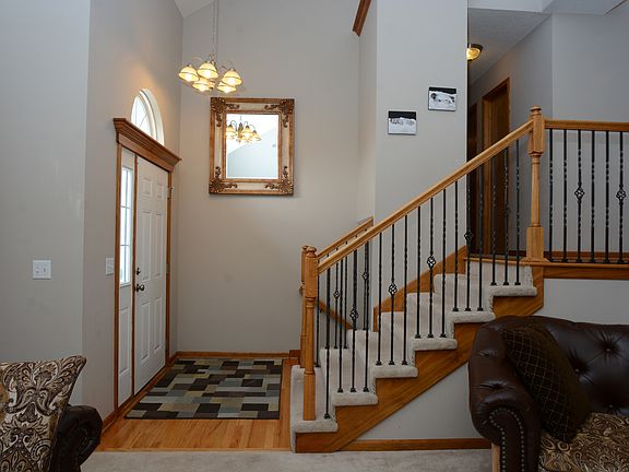 2nd image of 12202 White Oak St
