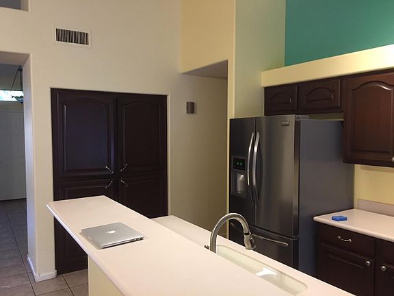 3rd image of 1616 E Tonopah Dr