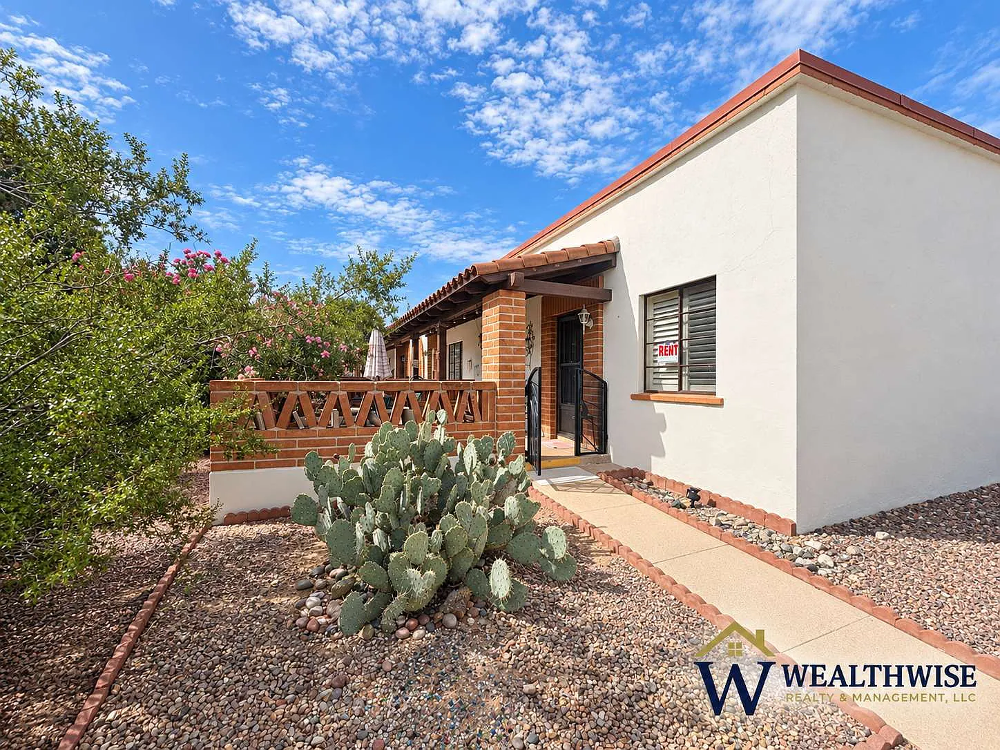 2 bed, 1.0 bath, 696 sqft, $1,200 — Photo 3