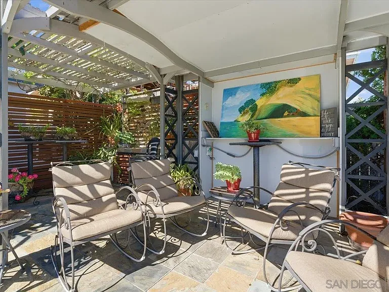 5447 Soledad Rd — Photo 24