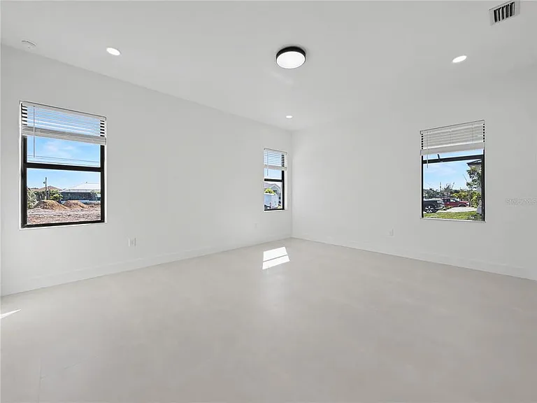 14687 Lillian Cir — Photo 12