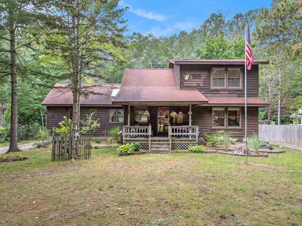 2779 Genesis Dr, Boyne City, MI 49712