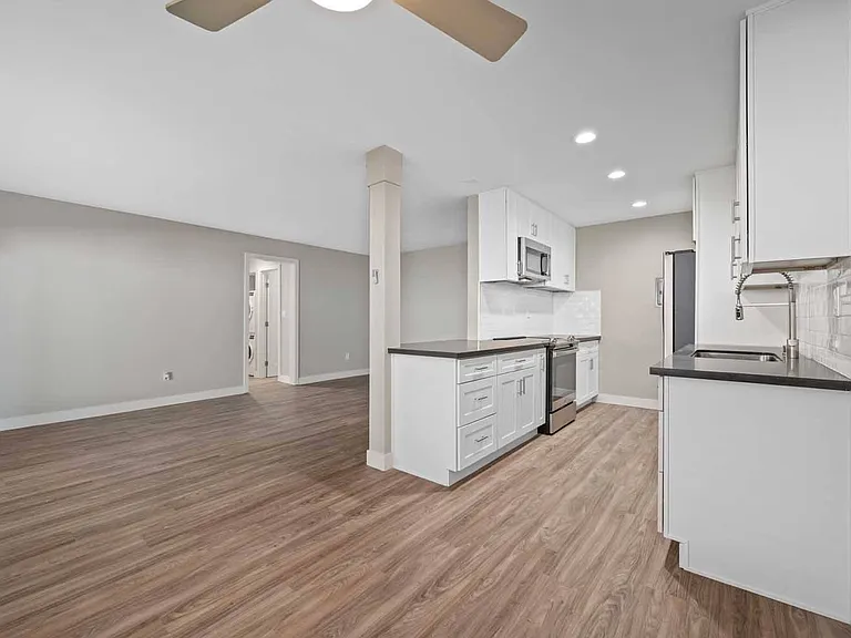 Los Robles Apartments — Photo 6