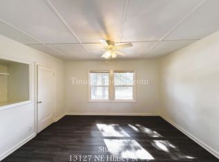 13127 NE Halsey St APT 3, Portland, OR 97230